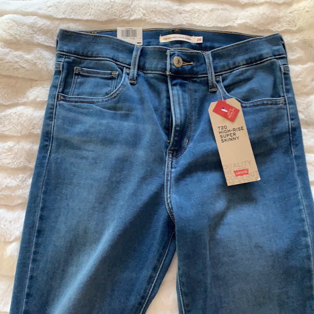 Levi’s 720 high rise jean